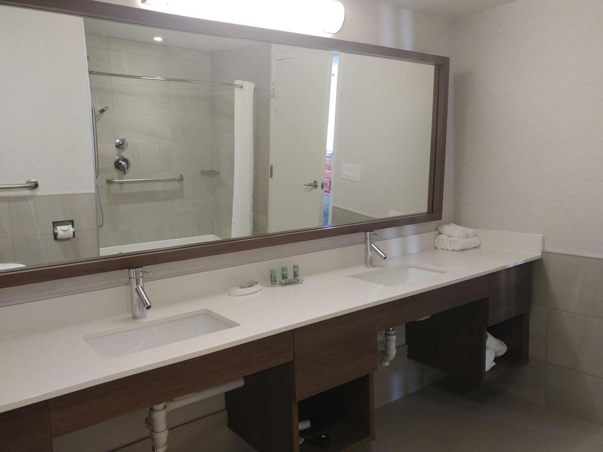 Best Western Hotel Броссар Экстерьер фото
